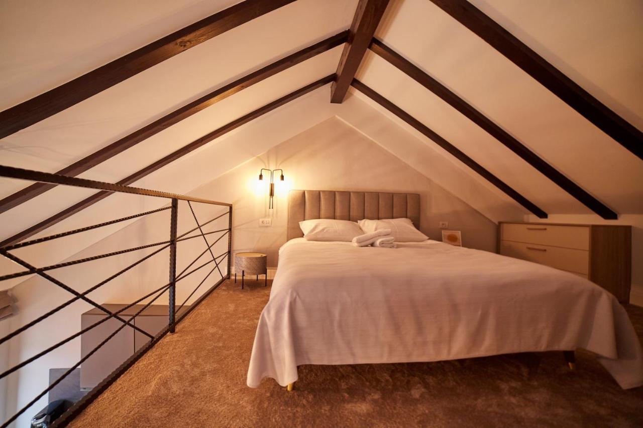 Hotel Casa Piti Braşov Esterno foto