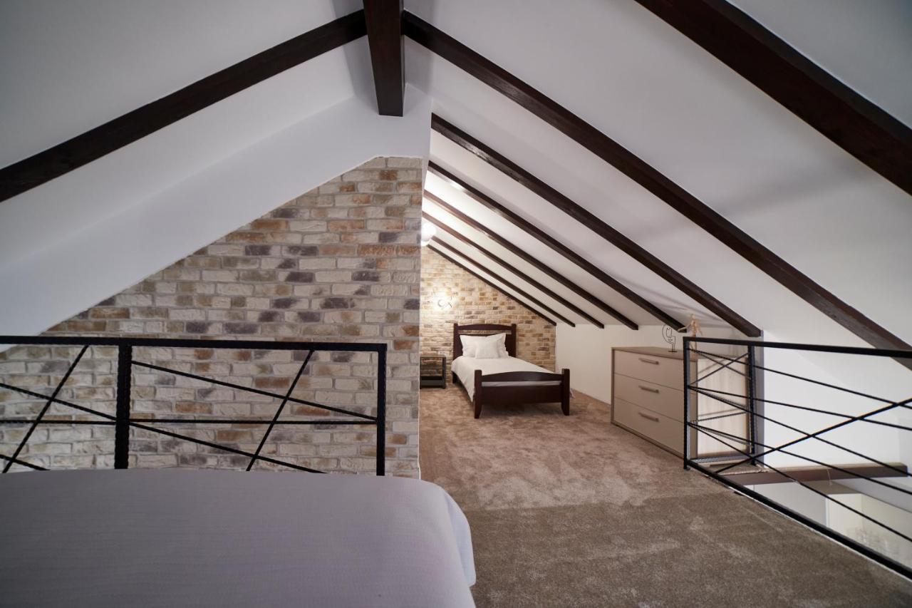 Hotel Casa Piti Braşov Esterno foto